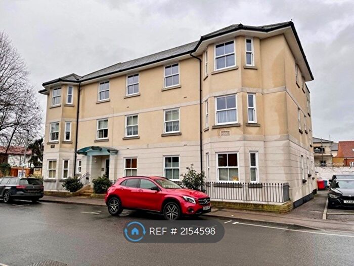 2 Bedroom Flat To Rent In Marlow House, Marlow, SL7