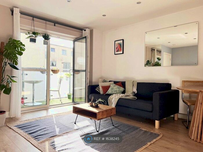 2 Bedroom Flat To Rent In Bournemouth Road, Lodnon, SE15