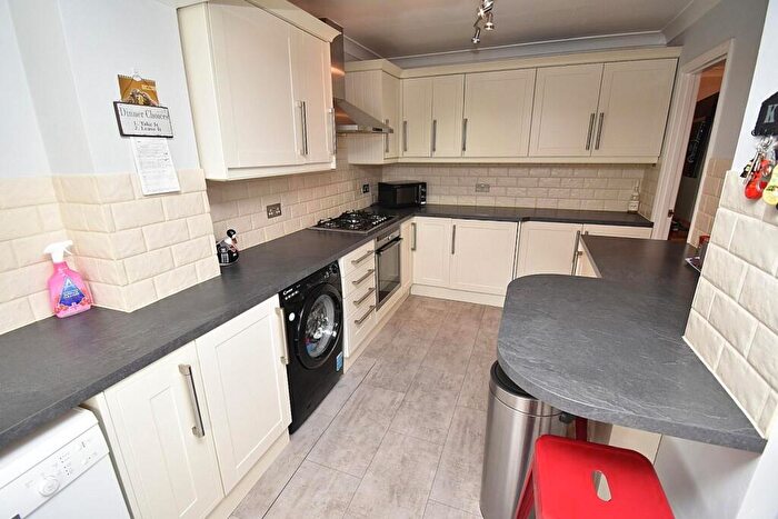 2 Bedroom Chalet For Sale In The Gardens, Doddinghurst, CM15