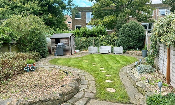 2 Bedroom Maisonette To Rent In Shaef Way, Teddington, TW11