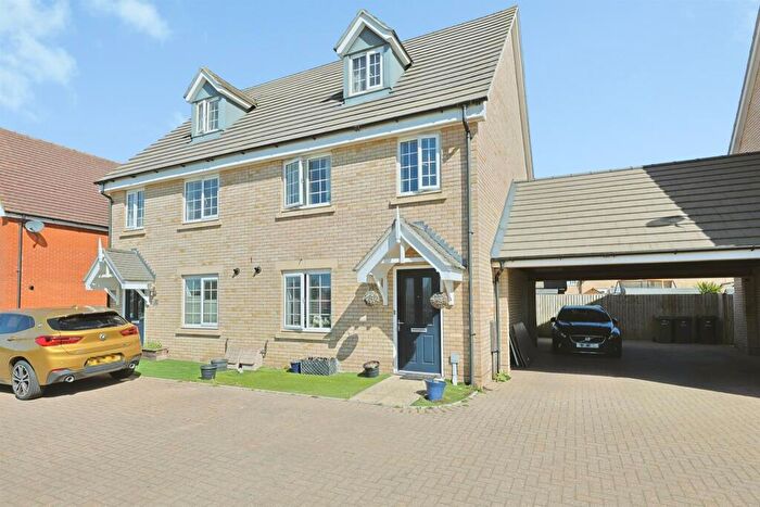 4 Bedroom Semi-Detached House For Sale In Britannia Way, Norwich, NR5