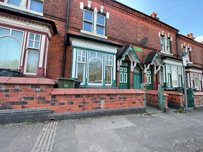 3 Bedroom House To Rent In Bearwood Road, B66