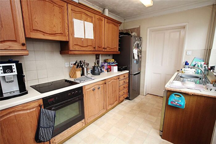 2 Bedroom Bungalow For Sale In Knaphill, Woking, Surrey, GU21