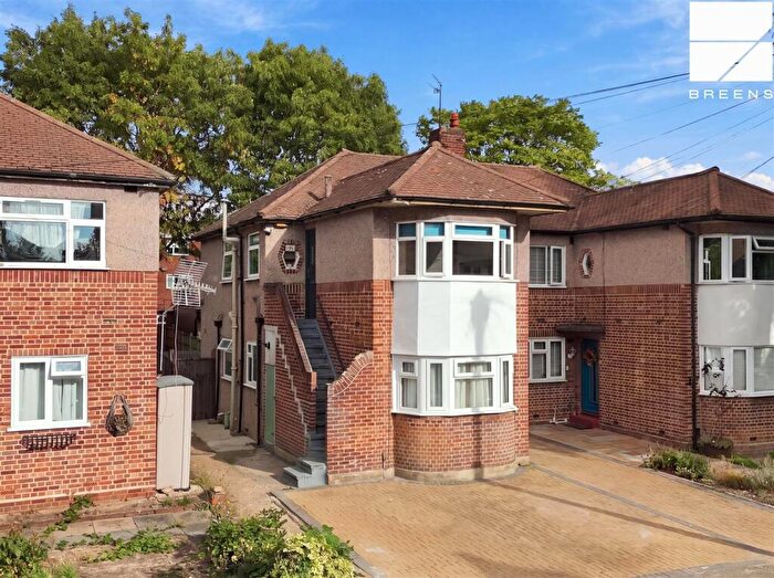 3 Bedroom Flat For Sale In Woodland Road, North Chingford, E4