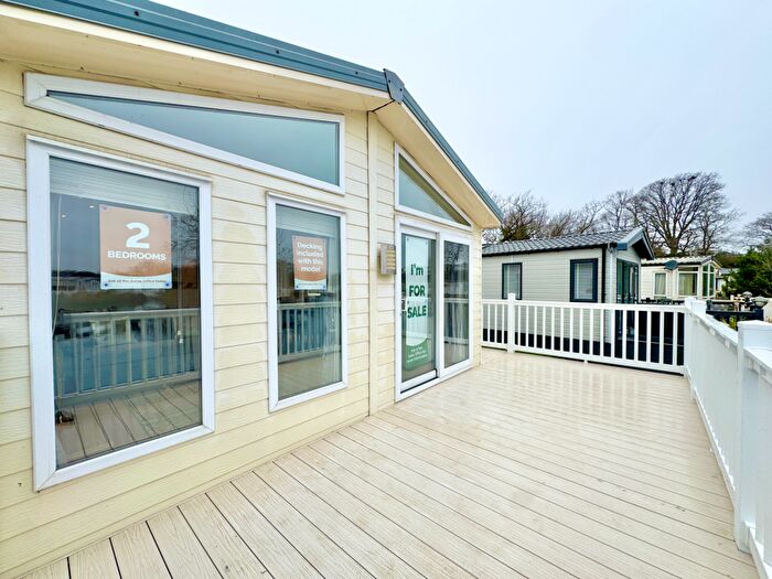 2 Bedroom Lodge For Sale In Two Bed Delta Desire Lakeside Lodge, Oaklands Holiday Park, Clacton-on-Sea, Essex, CO16