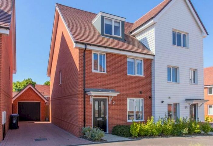 3 Bedroom Town House To Rent In Baldock Road, Canterbury, Kent, CT1