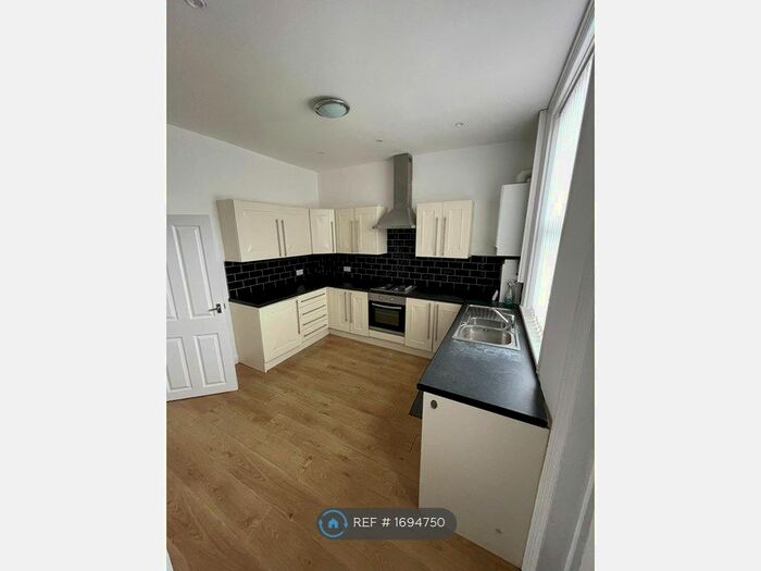 2 Bedroom Terraced House To Rent In Turf Lane, Royton, Oldham, OL2