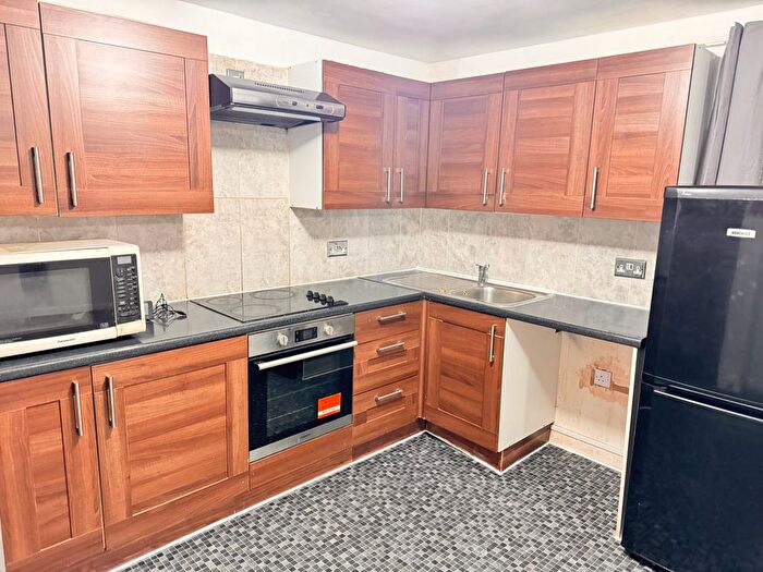 3 Bedroom Flat To Rent In Romford Road, London, E7