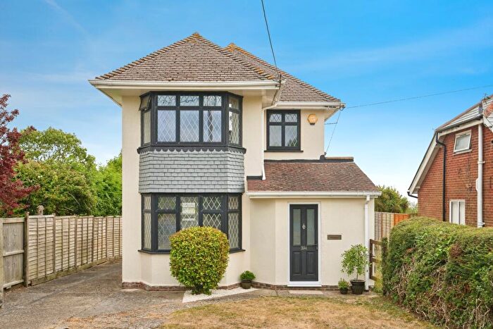 3 Bedroom Detached House For Sale In Newport Road, Cowes, Isle Of Wight, PO31