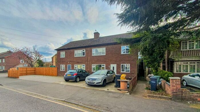 2 Bedroom Flat To Rent In Cadmore Lane, Cheshunt, EN8