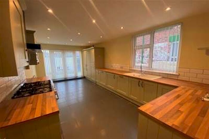 3 Bedroom House To Rent In Woodland Road, L21