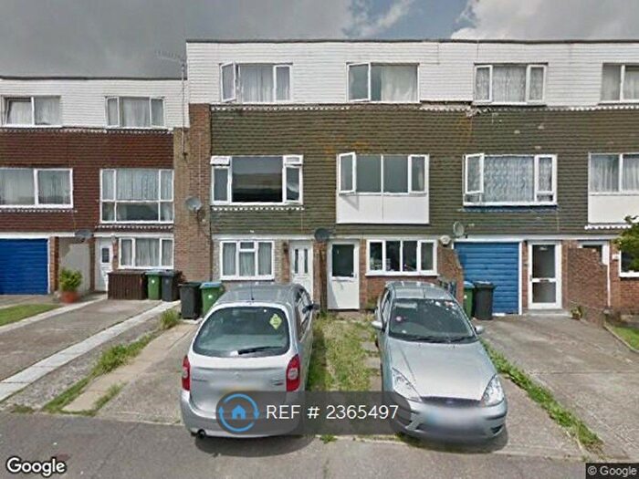 4 Bedroom End Of Terrace House To Rent In Colebrook Road, Littlehampton, BN17