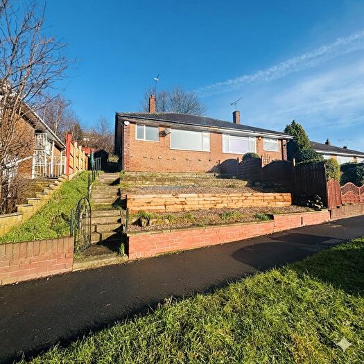 2 Bedroom Semi-Detached Bungalow For Sale In Spring Valley Crescent, Leeds, LS13