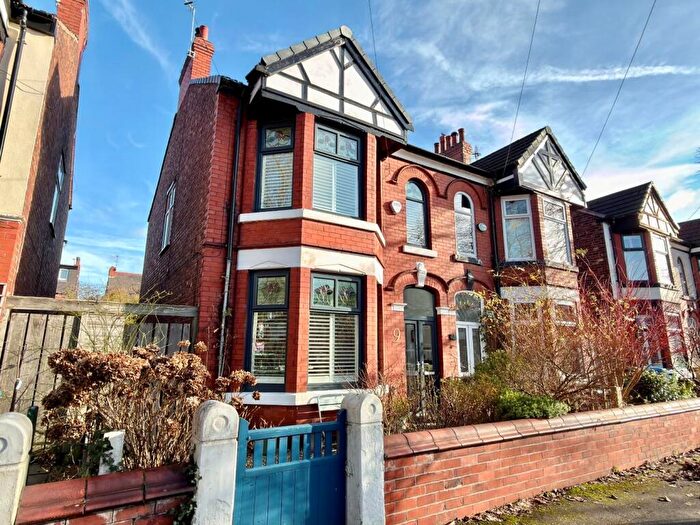 4 Bedroom Semi Detached House For Sale In Auburn Road, Old Trafford, M16