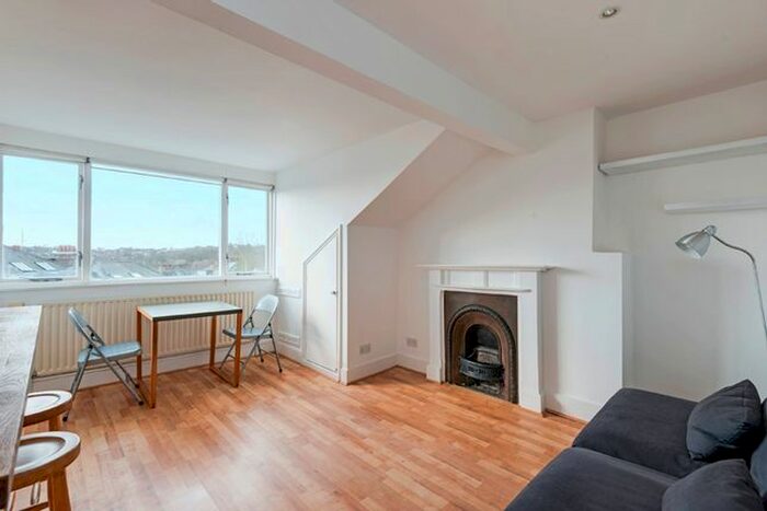 1 Bedroom Flat To Rent In South Hill Park, Hampstead, NW3