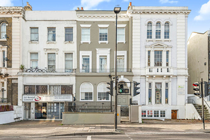 2 Bedroom Apartment For Sale In Holloway Road, London, N19