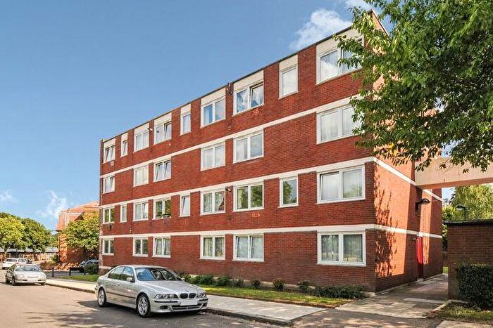 3 Bedroom Apartment To Rent In Koblenz House, Newland Road, London, N8