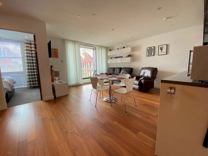 2 Bedroom Apartment To Rent In Milliners Wharf, Munday St, M4