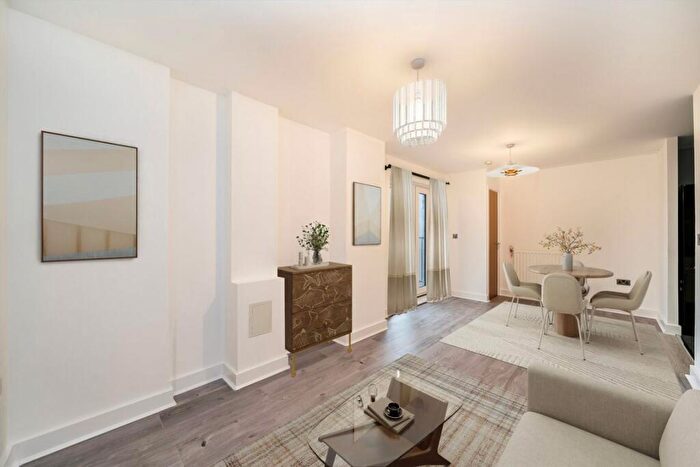 1 Bedroom Flat For Sale In Fairthorn Road, Charlton, SE7