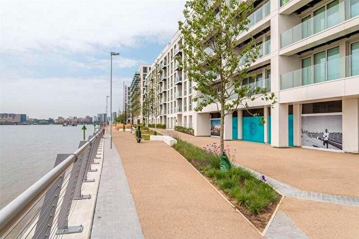 3 Bedroom Flat To Rent In Waterside Park, Barrier Point Road, Thames Road, Royal Docks, London, E16