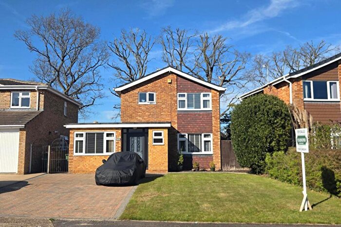 4 Bedroom Detached House For Sale In Heath Lawns, Catisfield, PO15