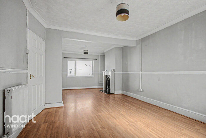 3 Bedroom Terraced House To Rent In Redcliffe Street, Swindon, SN2