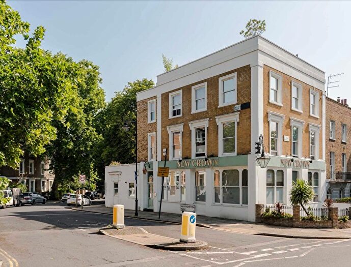3 Bedroom Flat For Sale In St Paul's Road, Canonbury, London, N1