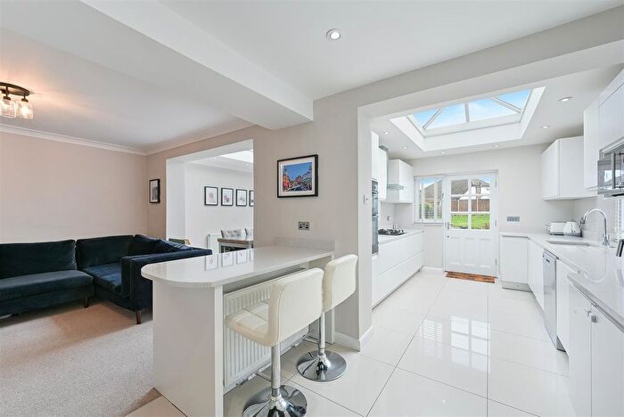 3 Bedroom Semi Detached House For Sale In Roundwood View, Banstead, SM7