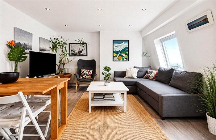 2 Bedroom Apartment To Rent In Malvern Road, London, NW6