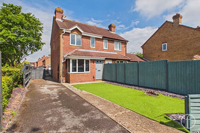 2 Bedroom Semi Detached House For Sale In Churchill Close, Fareham, PO14