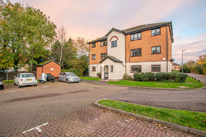 1 Bedroom Apartment To Rent In Parrotts Field, Hoddesdon, EN11