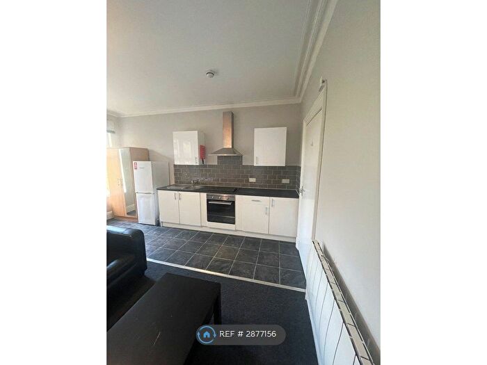 Studio To Rent In Conference Rd, Leeds, LS12