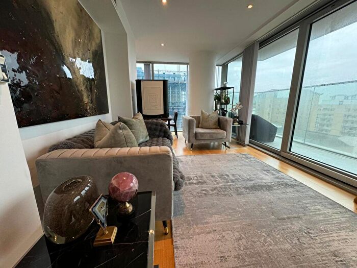 1 Bedroom Flat For Sale In Landmark West Tower, Marsh Wall, Tower Hamlets, London, E14