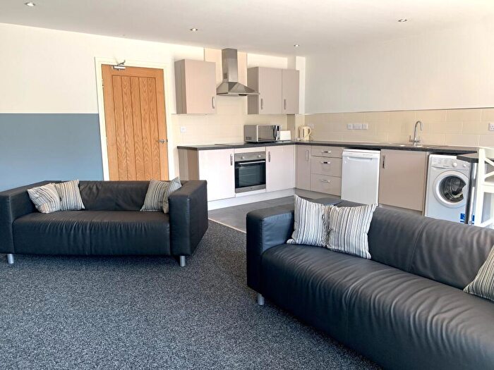 3 Bedroom Terraced House To Rent In Bed En Suite Student Flat // /, LN1