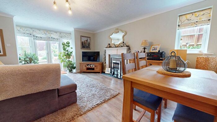 3 Bedroom Semi Detached House For Sale In Pugmill Lane, Chickerell, Weymouth, DT3