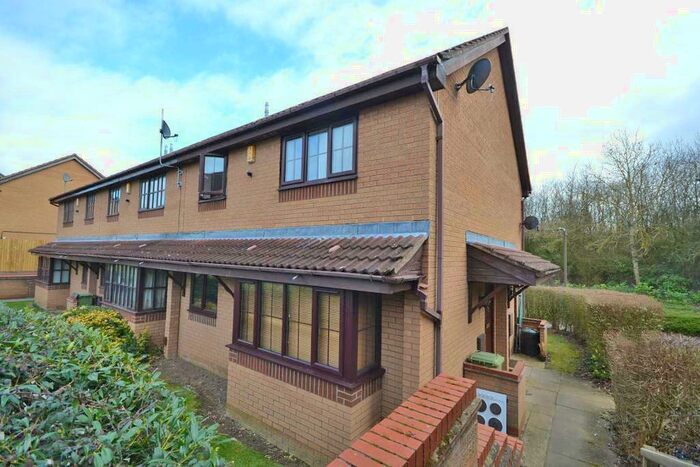 2 Bedroom Cluster House To Rent In Rolvenden Grove, Kents Hill, Milton Keynes, Buckinghamshire, MK7