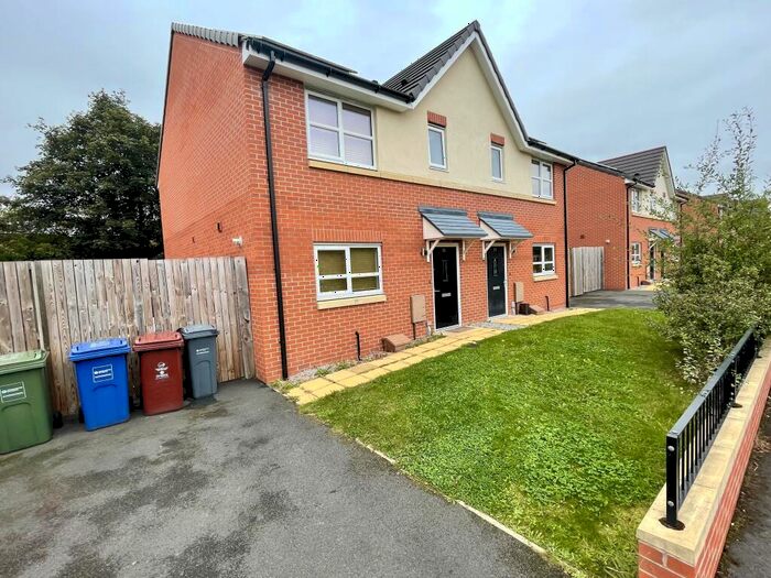 3 Bedroom Semi-Detached House To Rent In Woodpecker Road, Chorlton, M21