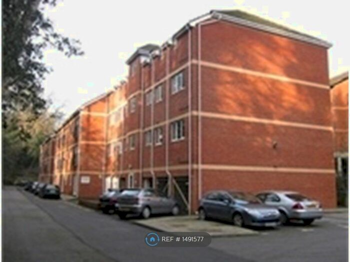 2 Bedroom Flat To Rent In The Larches, St. Leonards-On-Sea, TN37