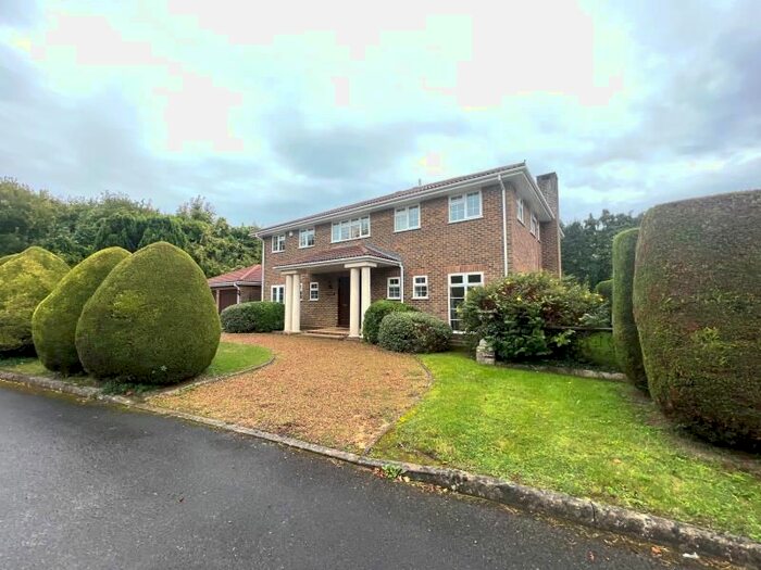 5 Bedroom Detached House To Rent In Pewley Hill, Guildford, GU1