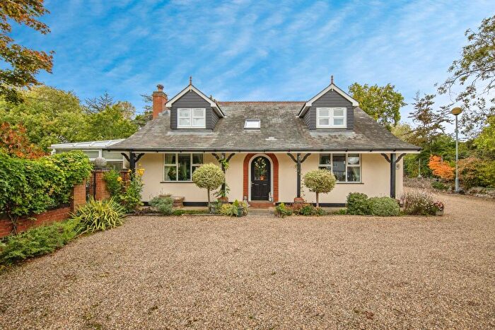 4 Bedroom Chalet For Sale In Fox Street, Ardleigh, Colchester, CO7