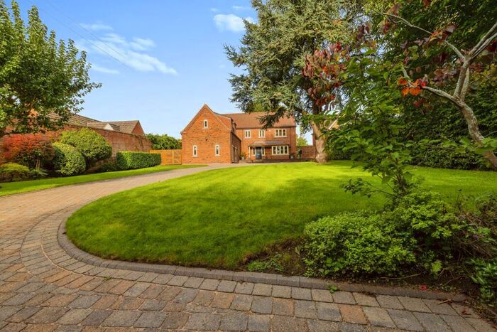 5 Bedroom Detached House For Sale In Burton By Lincoln, Lincoln, LN1