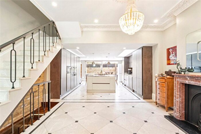 5 Bedroom Terraced House To Rent In Leathwaite Road, SW11