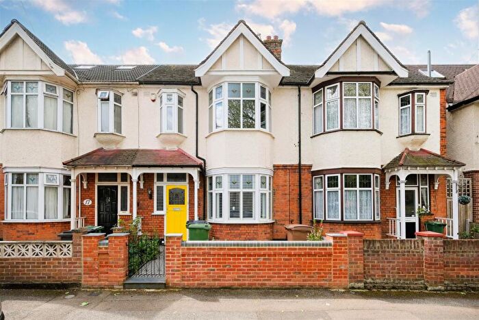 3 Bedroom House To Rent In Crawley Road, Leyton, E10