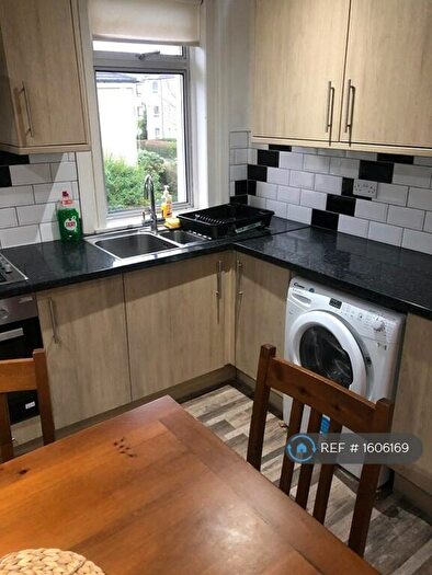 2 Bedroom Flat To Rent In Calder Street, Glasgow, G42
