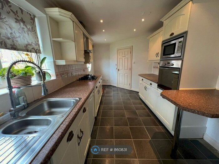 4 Bedroom Detached House To Rent In Hayrick Close, Langdon Hills, Basildon, SS16