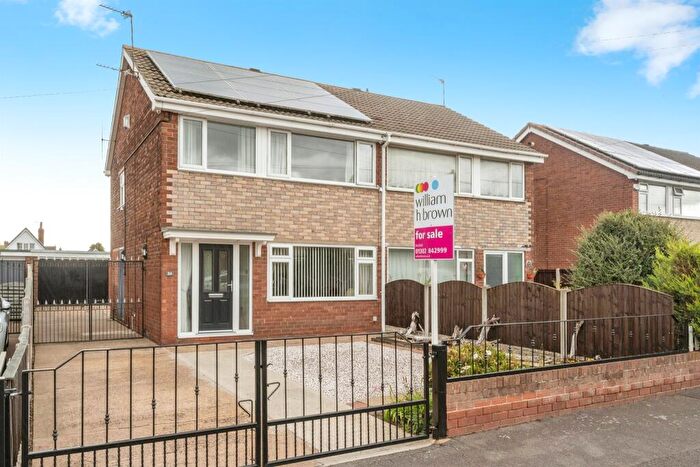 3 Bedroom Semi-Detached House For Sale In Menson Drive, Hatfield, Doncaster, DN7