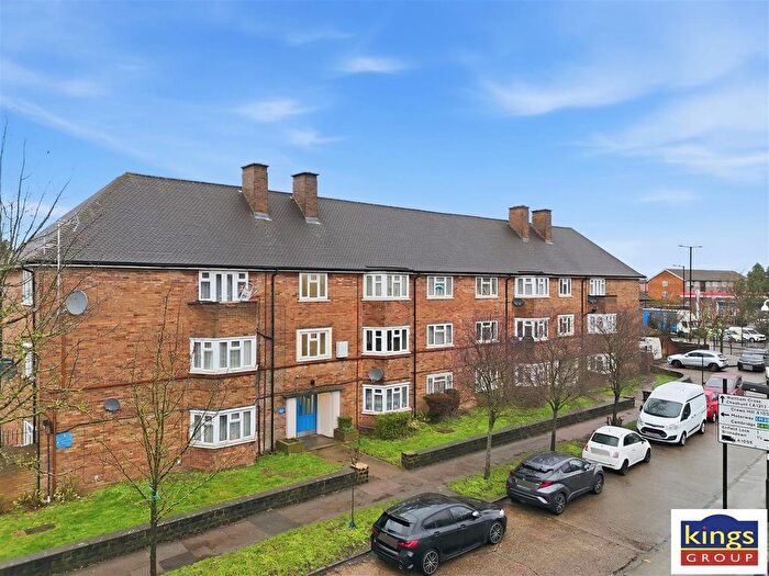 2 Bedroom Flat For Sale In Hertford Road, Enfield, EN3