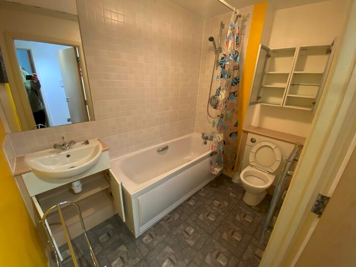 1 Bedroom Flat To Rent In Phoebe Road, Pentrechwyth, Swansea SA1