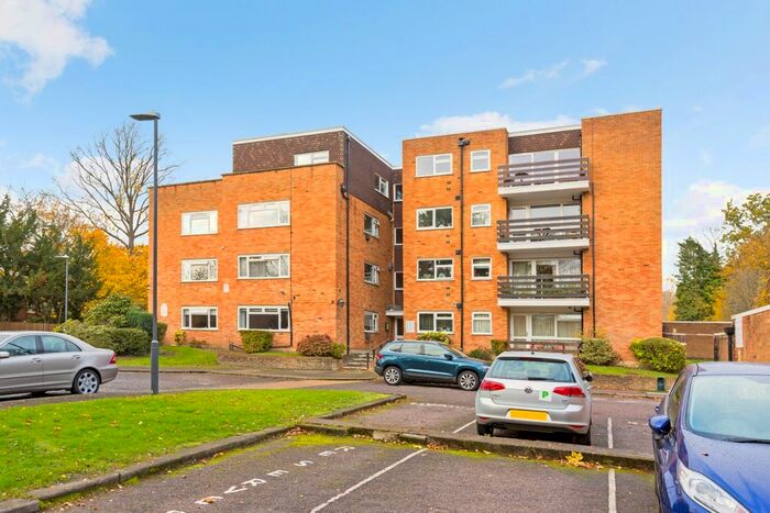 Studio To Rent In September Way, Stanmore HA7