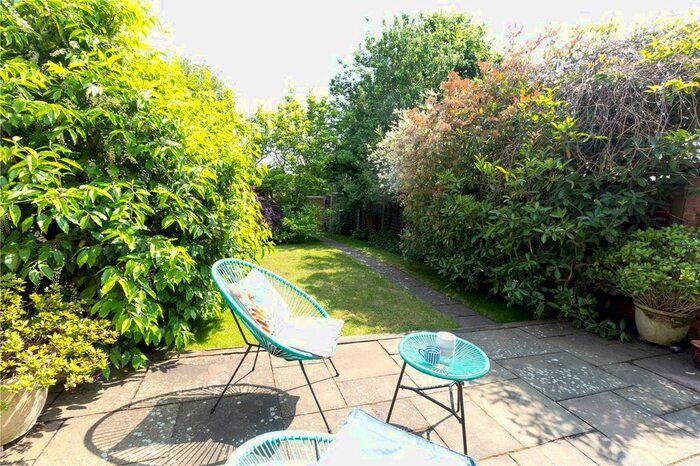 3 Bedroom Terraced House For Sale In Shepherds Way, Harpenden, Hertfordshire, AL5